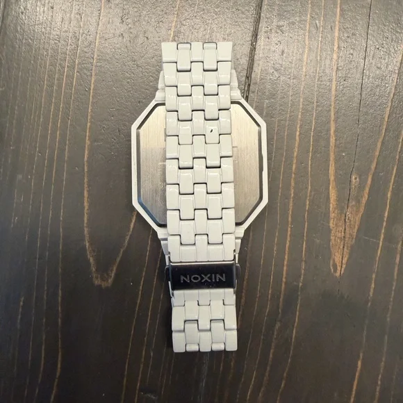 Nixon Re-Run - Picture 2 of 4